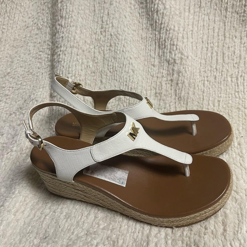 MICHAEL KORS LEATHER WHITE ESPADRILLE WEDGES THONGS SANDALS GOLD MK LOGO SZ9.5M